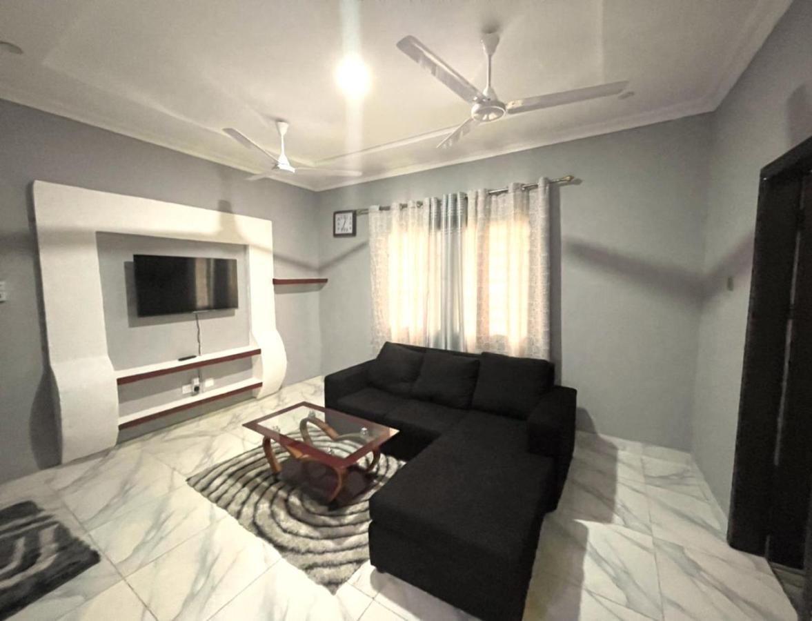 Detouz Lodging Apartment Accra Exterior foto